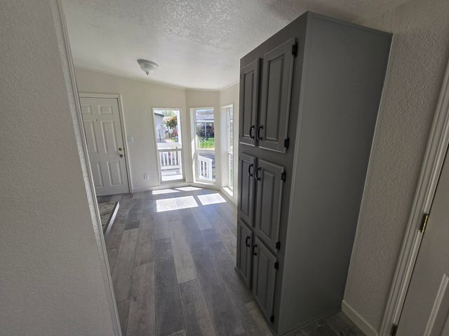 633 E Archwood Drive UNIT 43, Eagle Point, OR 97524