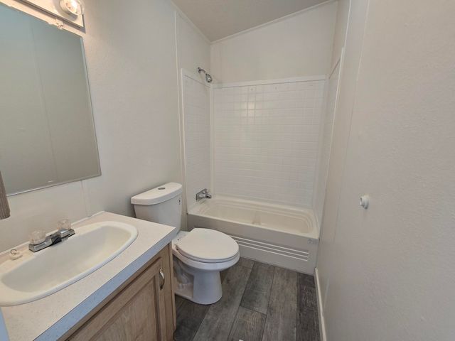 633 E Archwood Drive UNIT 43, Eagle Point, OR 97524