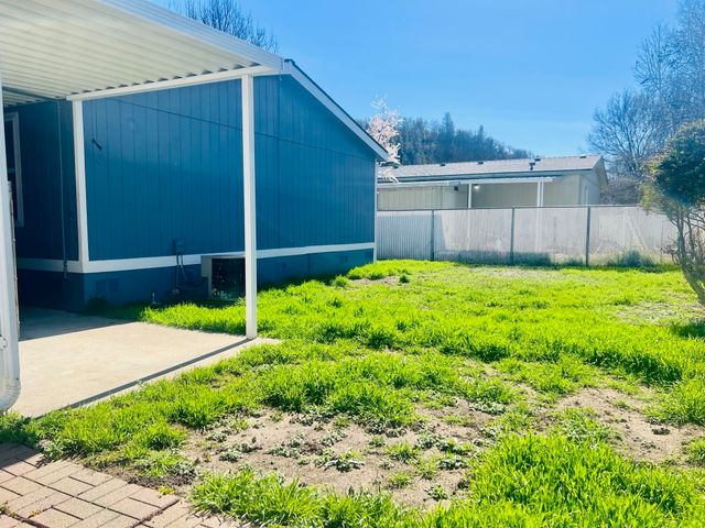 633 E Archwood Drive UNIT 43, Eagle Point, OR 97524