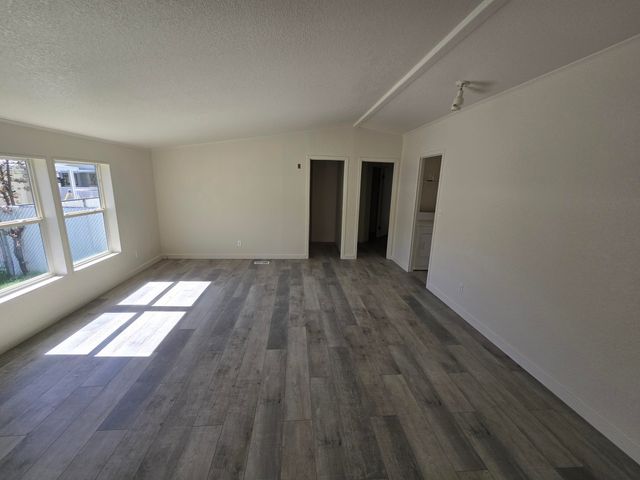 633 E Archwood Drive UNIT 43, Eagle Point, OR 97524