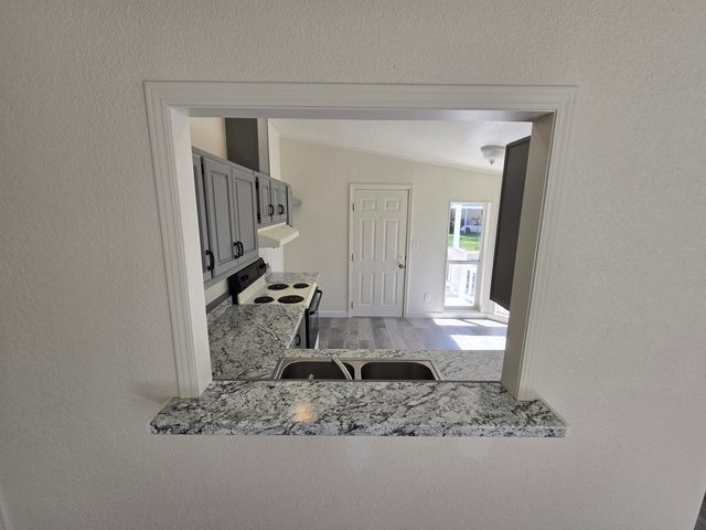 633 E Archwood Drive UNIT 43, Eagle Point, OR 97524