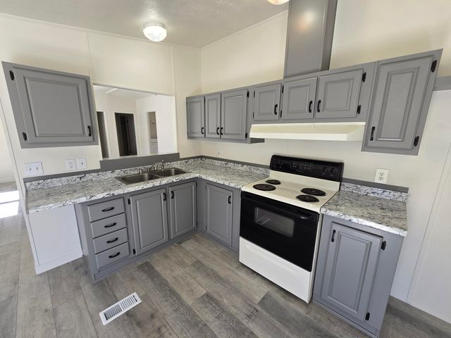 633 E Archwood Drive UNIT 43, Eagle Point, OR 97524