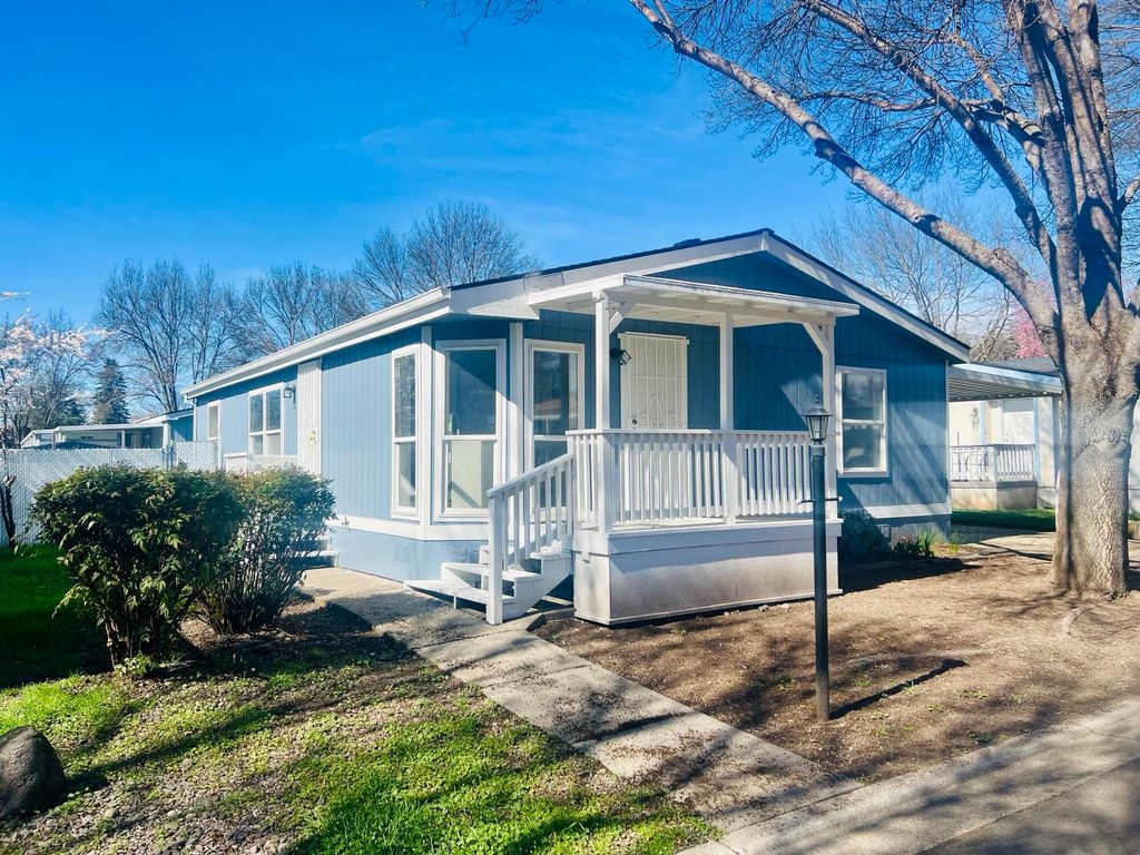 633 E Archwood Drive UNIT 43, Eagle Point, OR 97524