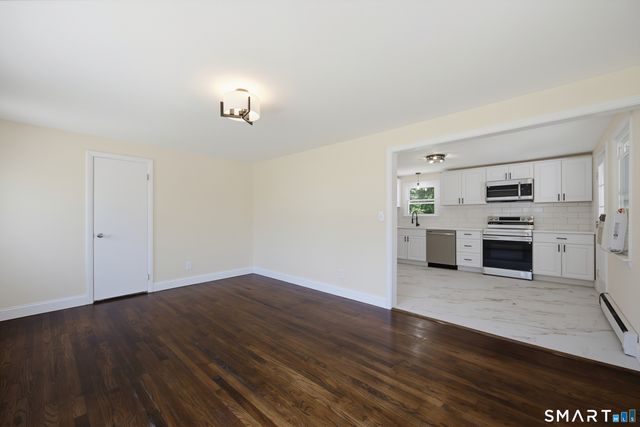 8 Cedar Drive, North Stonington, CT 06359
