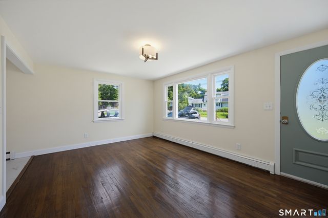 8 Cedar Drive, North Stonington, CT 06359