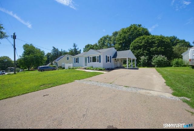 8 Cedar Drive, North Stonington, CT 06359