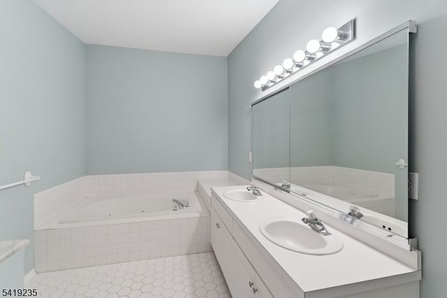 78 Wildflower Ln, Morris Twp., NJ 07960