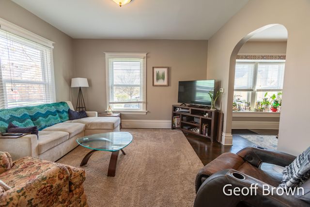 457 James Avenue Se, City Of Grand Rapids, MI 49503