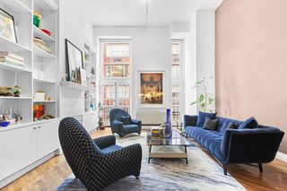 121 W 20TH Street # 2D, New York City, NY 10011