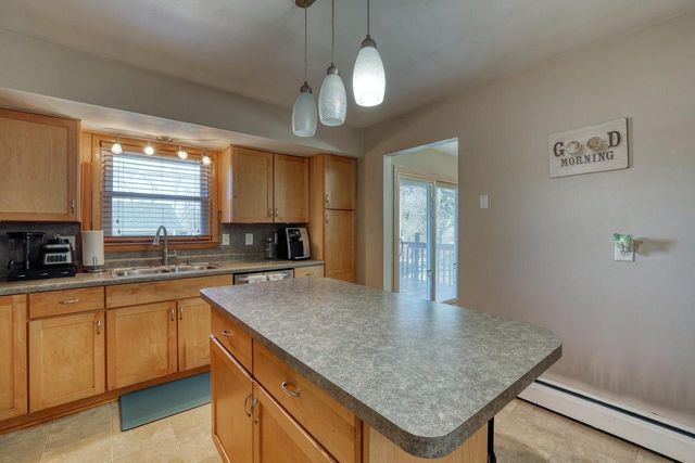 4605 N 107th STREET, Wauwatosa, WI 53225