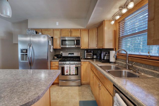 4605 N 107th STREET, Wauwatosa, WI 53225