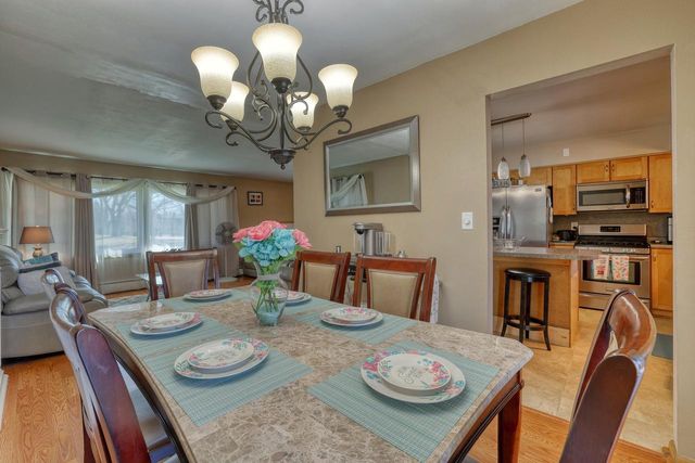 4605 N 107th STREET, Wauwatosa, WI 53225