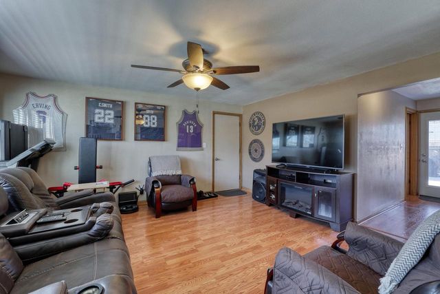 4605 N 107th STREET, Wauwatosa, WI 53225