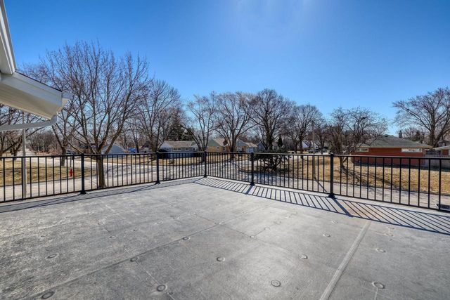 4605 N 107th STREET, Wauwatosa, WI 53225