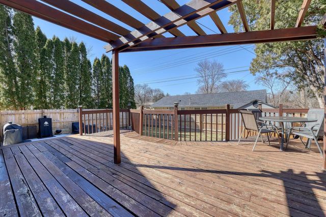 4605 N 107th STREET, Wauwatosa, WI 53225