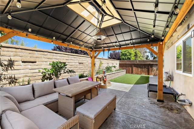 21155 Larchmont, Lake Forest, CA 92630