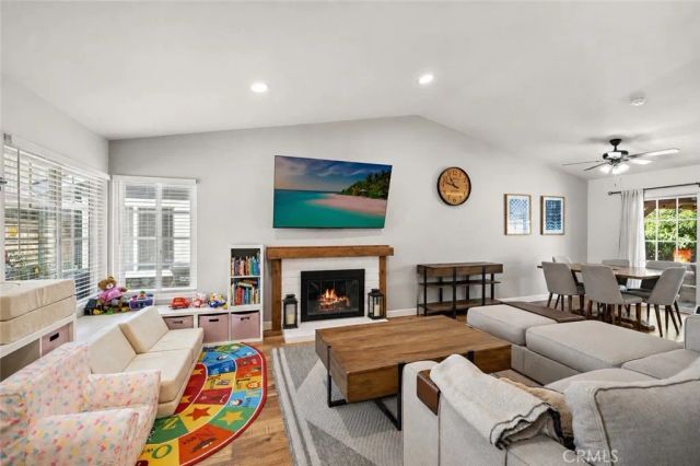 21155 Larchmont, Lake Forest, CA 92630