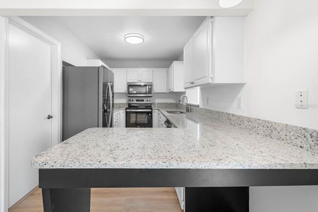 2214 HIGHCLERE CIRCLE 6, Sun City Center, FL 33573