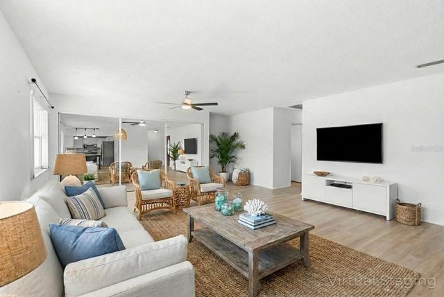 2214 HIGHCLERE CIRCLE 6, Sun City Center, FL 33573