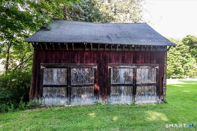 50 Obtuse Road North, Brookfield, CT 06804