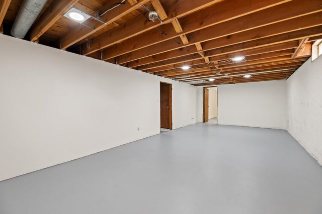 8421 W Murdock St, Wichita, KS 67212