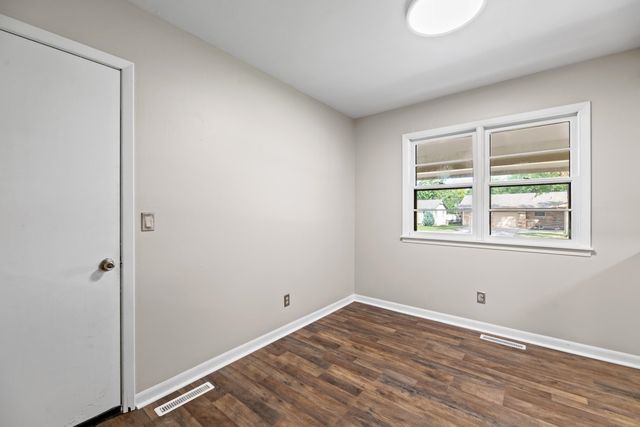 8421 W Murdock St, Wichita, KS 67212