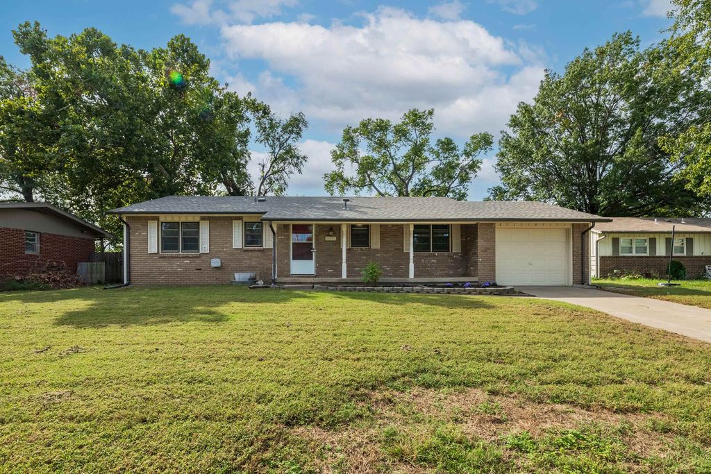 8421 W Murdock St, Wichita, KS 67212