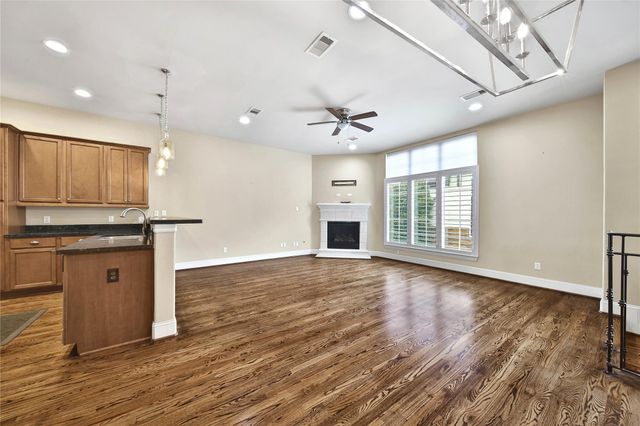 902 W 23rd Street B, Houston, TX 77008