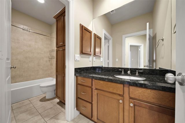 902 W 23rd Street B, Houston, TX 77008
