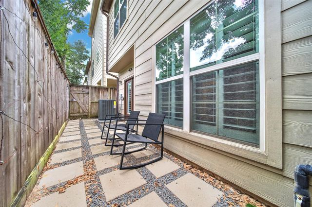 902 W 23rd Street B, Houston, TX 77008