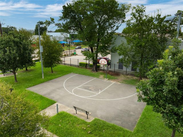 902 W 23rd Street B, Houston, TX 77008