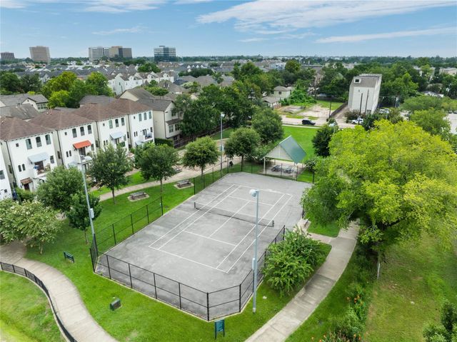 902 W 23rd Street B, Houston, TX 77008