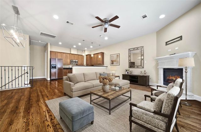 902 W 23rd Street B, Houston, TX 77008