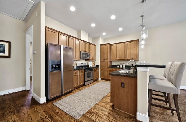 902 W 23rd Street B, Houston, TX 77008