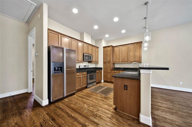 902 W 23rd Street B, Houston, TX 77008