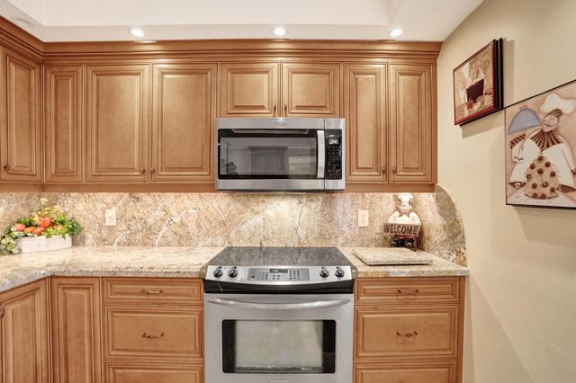 806 Cypress Boulevard 104, Pompano Beach, FL 33069