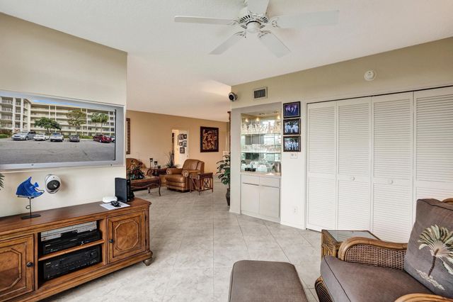 806 Cypress Boulevard 104, Pompano Beach, FL 33069