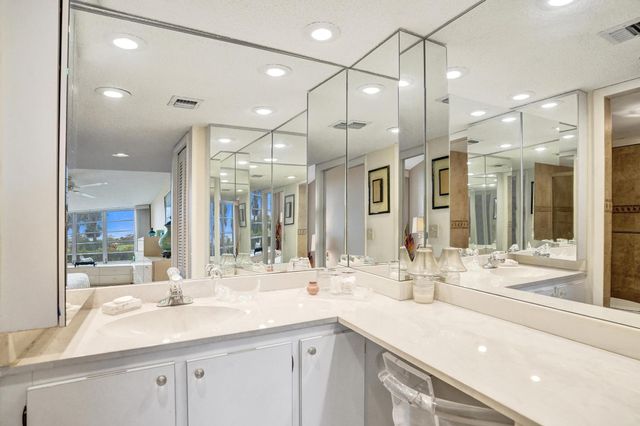 806 Cypress Boulevard 104, Pompano Beach, FL 33069