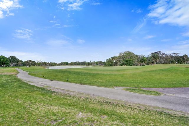 806 Cypress Boulevard 104, Pompano Beach, FL 33069