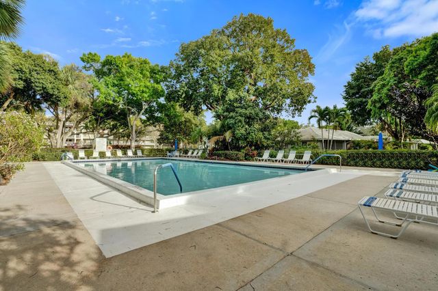 806 Cypress Boulevard 104, Pompano Beach, FL 33069