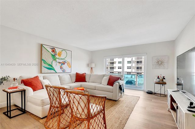 1701 S Ocean Drive 202, Hollywood, FL 33019