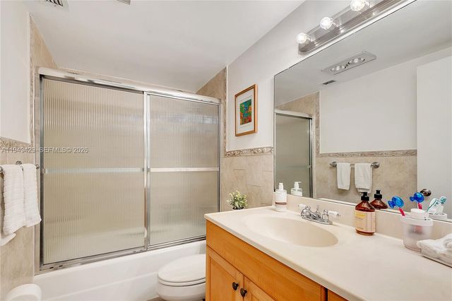 1701 S Ocean Drive 202, Hollywood, FL 33019