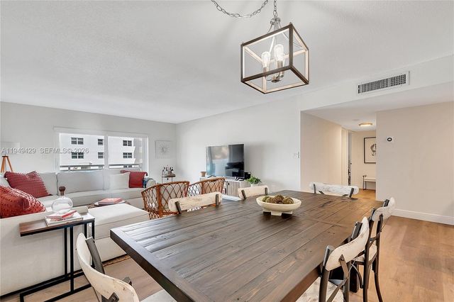 1701 S Ocean Drive 202, Hollywood, FL 33019