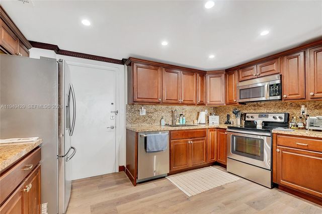 1701 S Ocean Drive 202, Hollywood, FL 33019