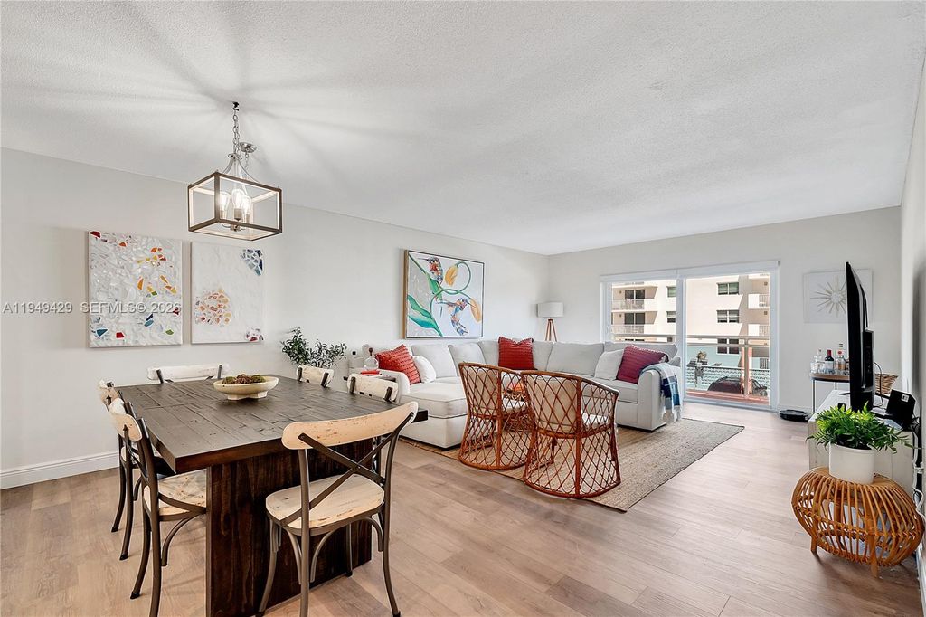 1701 S Ocean Drive 202, Hollywood, FL 33019