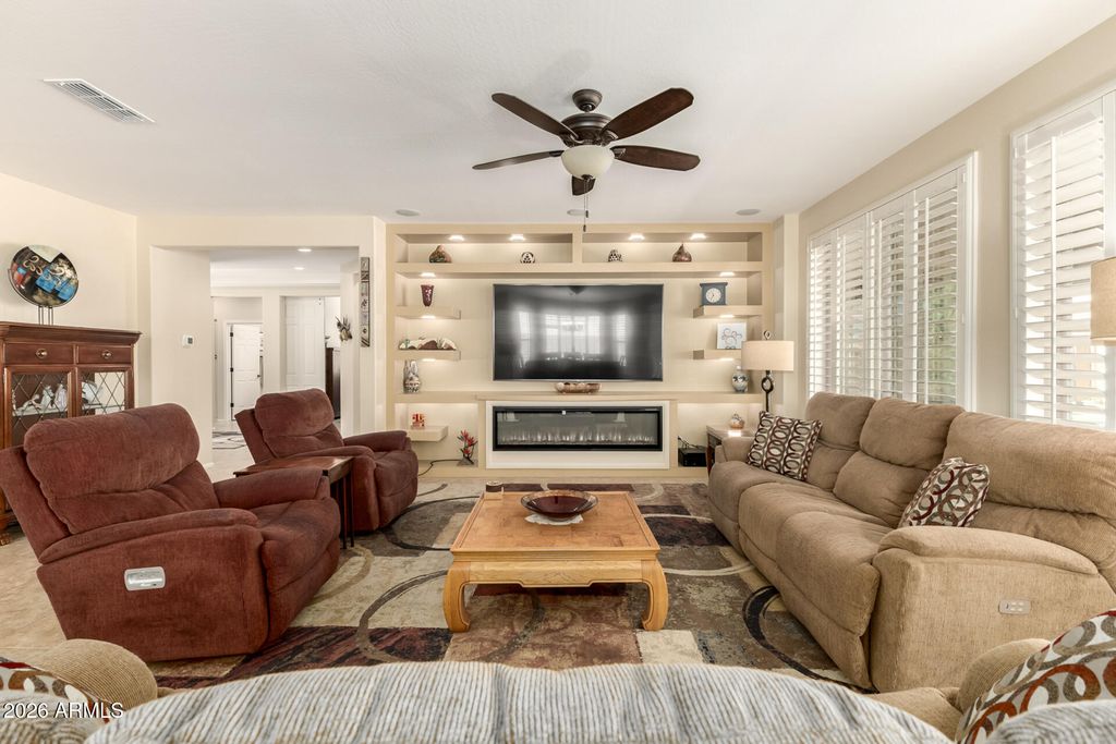 Image 5 of property listing at 4786 W NOGALES Way, Eloy, AZ 85131