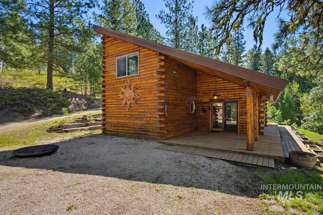 461 Hilltop Road, Cascade, ID 83611 property photo
