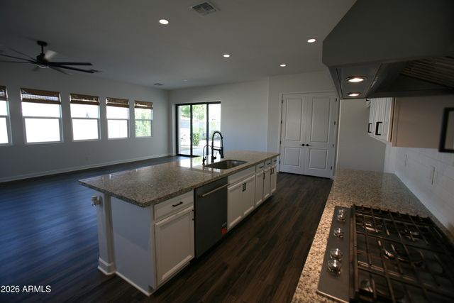 35241 N COVELITE Way, San Tan Valley, AZ 85144