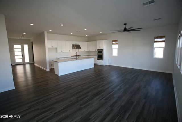 35241 N COVELITE Way, San Tan Valley, AZ 85144