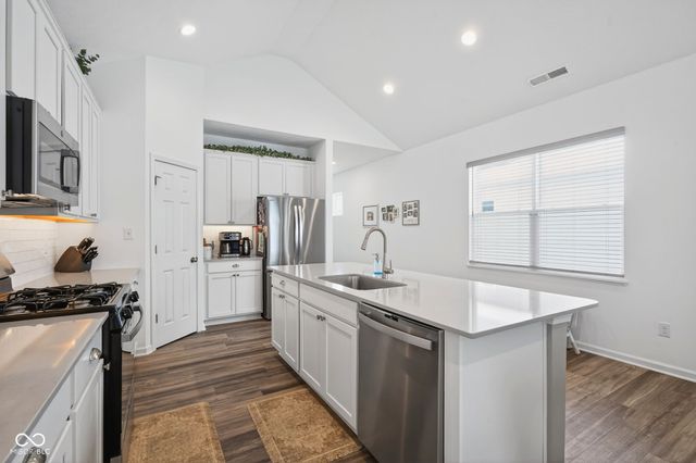 6044 Medina Spirit Drive, Indianapolis, IN 46237